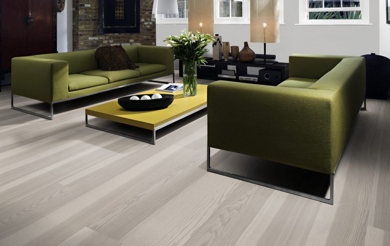 Паркетная доска Kahrs Люкс Ясень Стрим Stream 151N8AAKH4KW240 Lively 2420×187×15 фото в интерьере